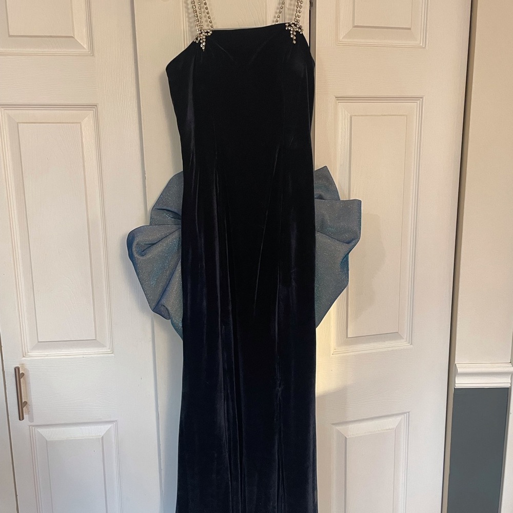 Elegant Black Velvet Dress with Pearl Straps